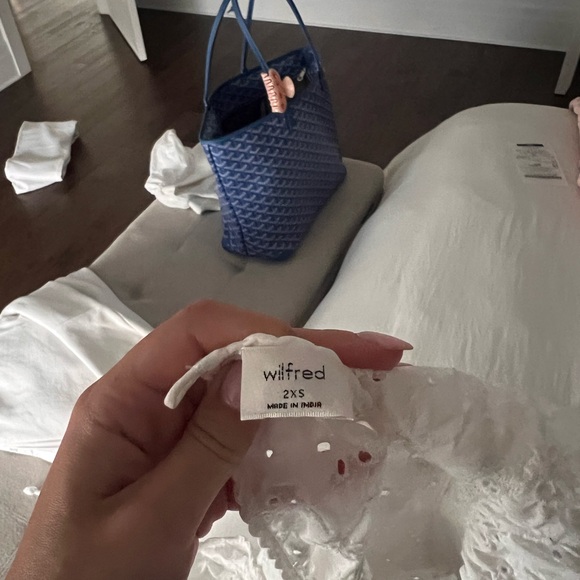 Aritzia Summer top - Picture 3 of 3